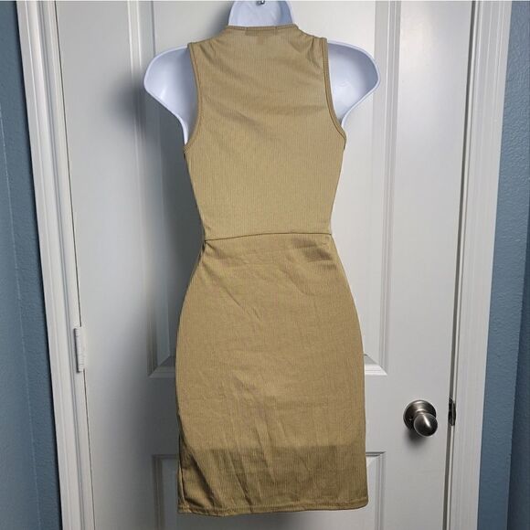 NWT- MISSGUIDED Mini Dress  - Picture 4 of 7